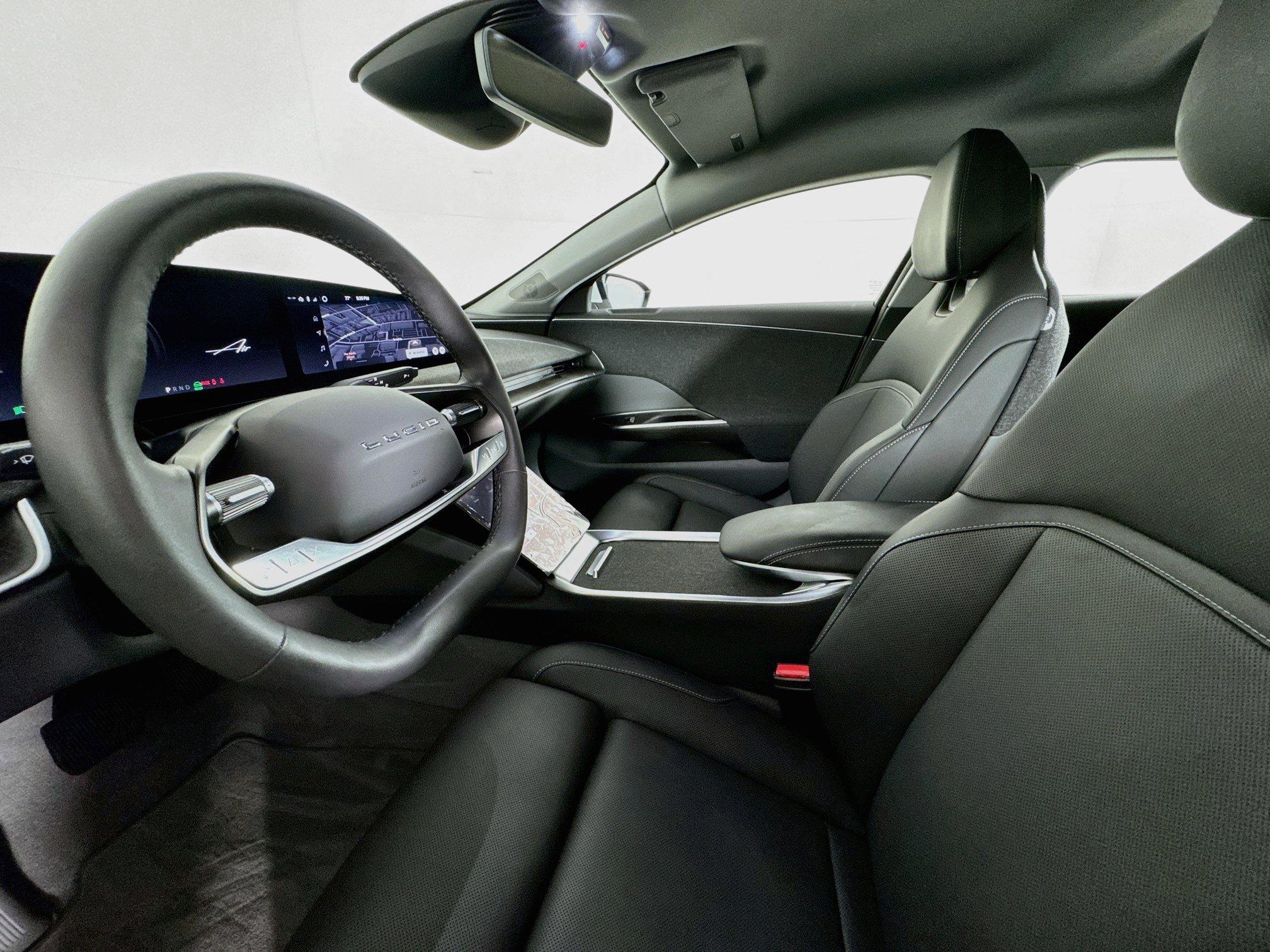 Used 2025 Lucid Air Touring AWD/4WD image 18