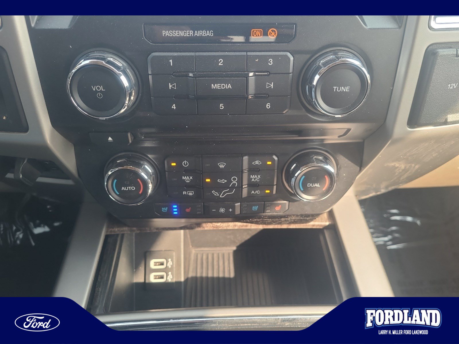 Used 2017 Ford F350 Lariat w/ Chrome Package AWD/4WD image 30