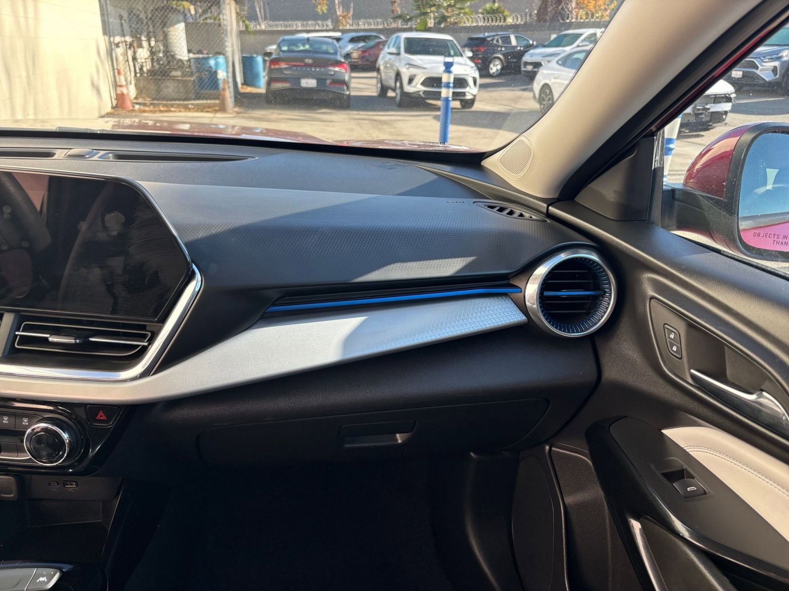 Used 2025 Chevrolet Trax LT image 35