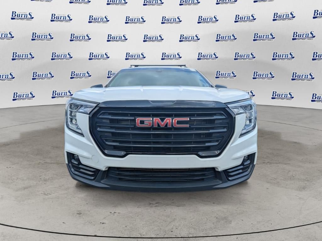 Used 2023 GMC Terrain SLT w/ LPO, 'HIT The Road' Package FWD image 7