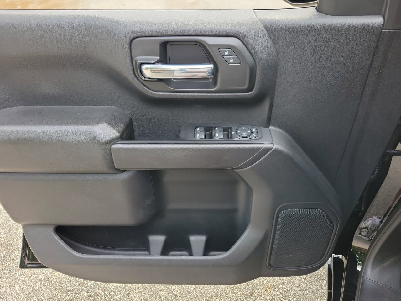 Used 2023 Chevrolet Silverado 1500 Custom image 13
