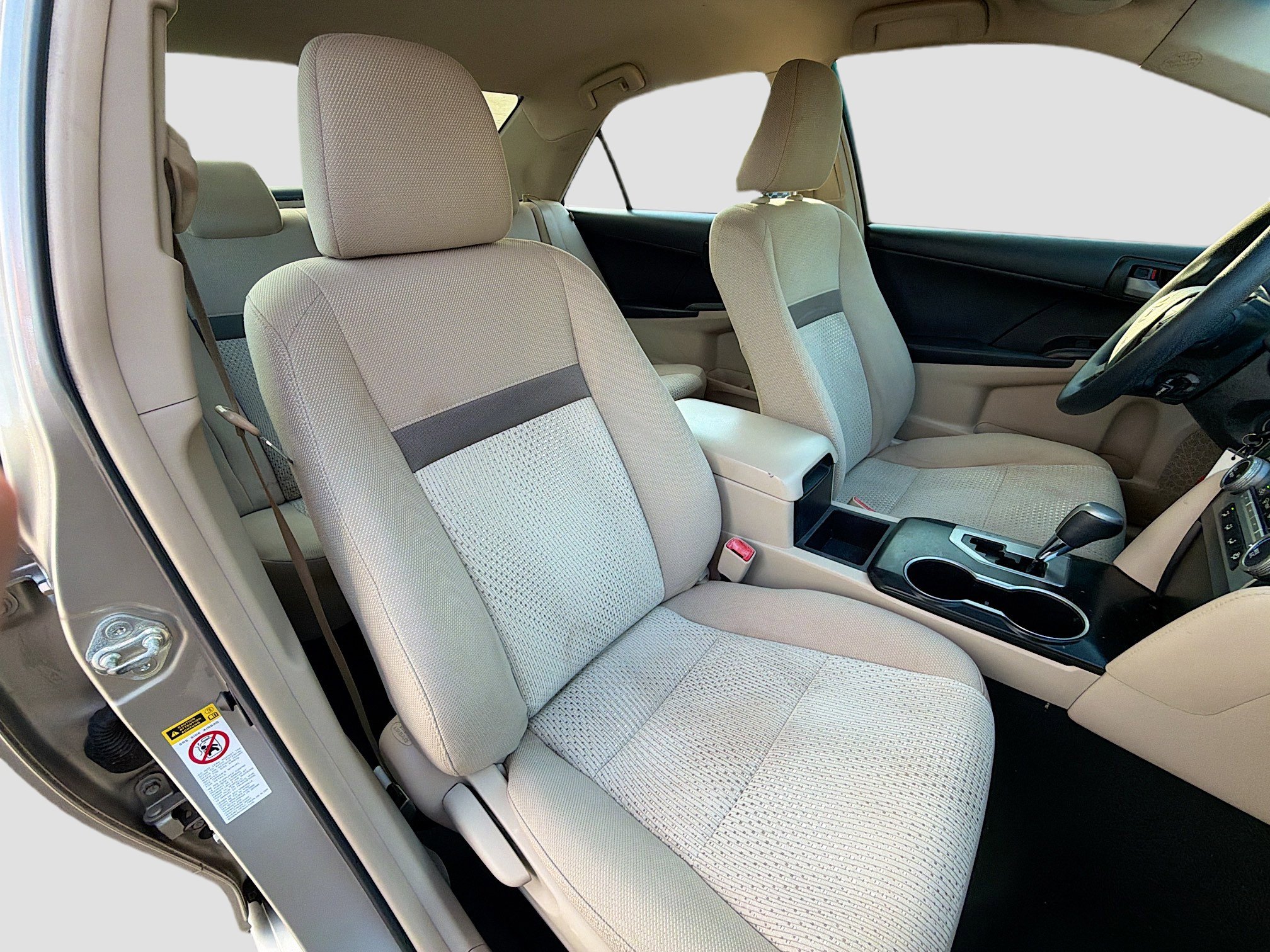 Used 2013 Toyota Camry L image 14