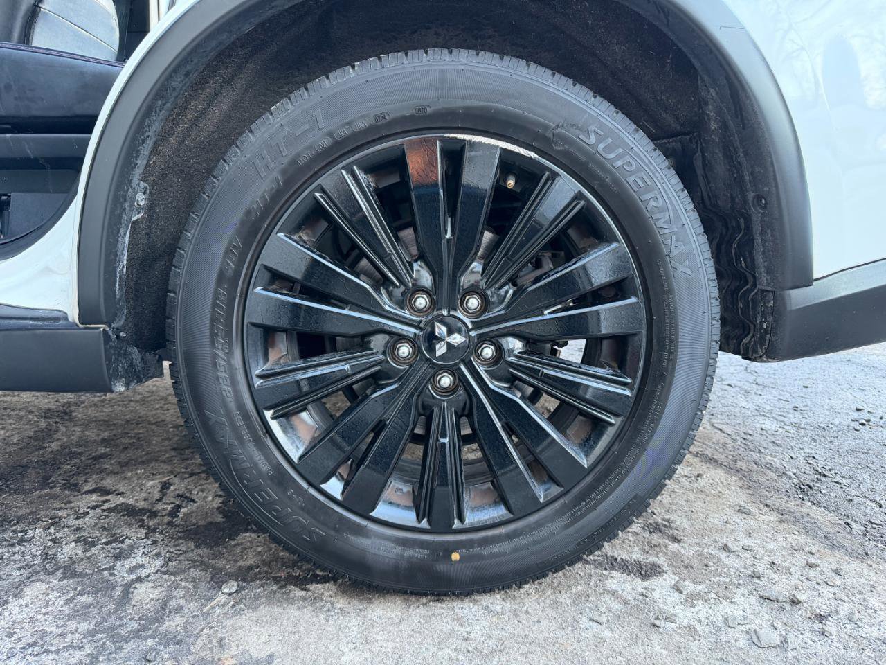 Used 2020 Mitsubishi Outlander LE FWD image 55