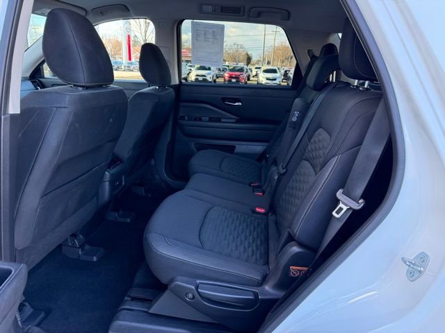 Used 2022 Nissan Pathfinder SV image 23