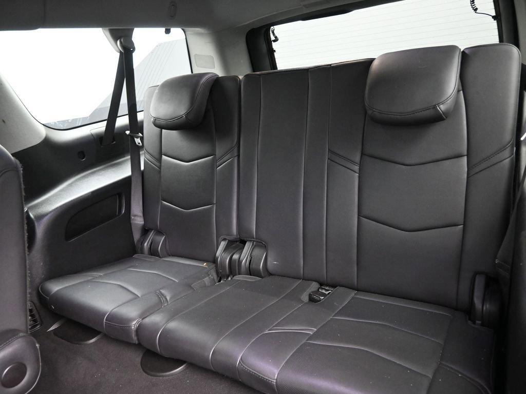 Used 2019 Cadillac Escalade ESV Luxury w/ Escalade Sport Edition image 15