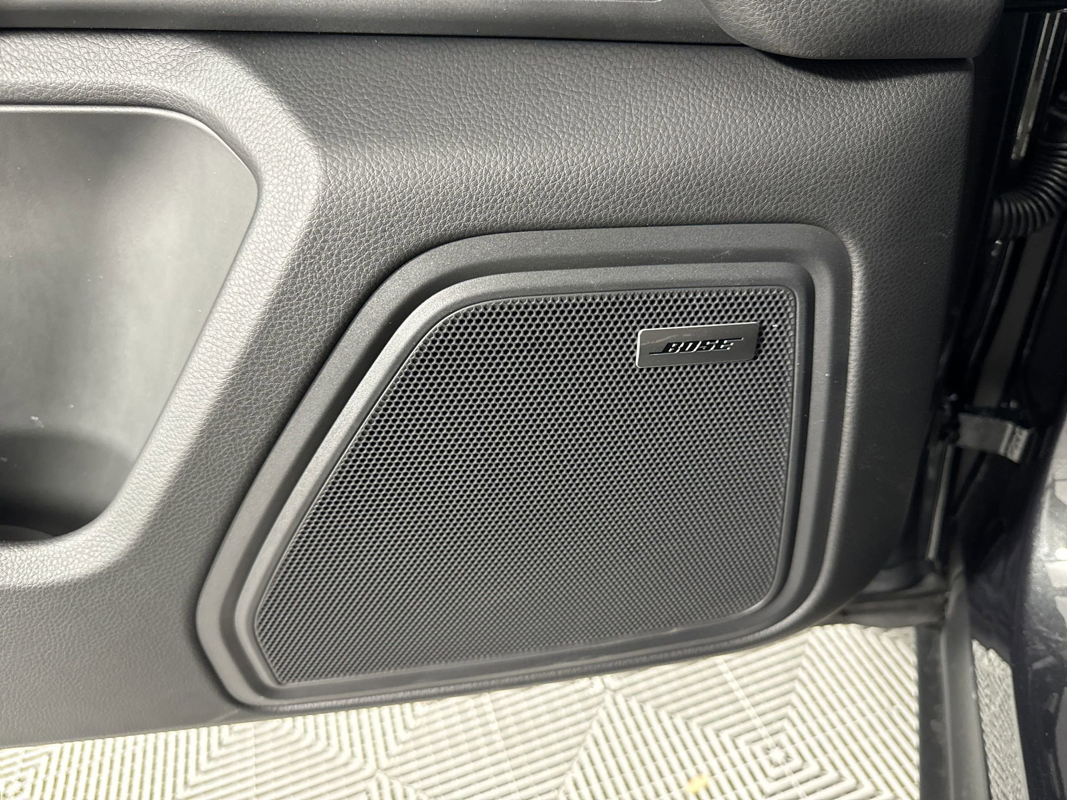 Certified 2025 Porsche Macan image 22