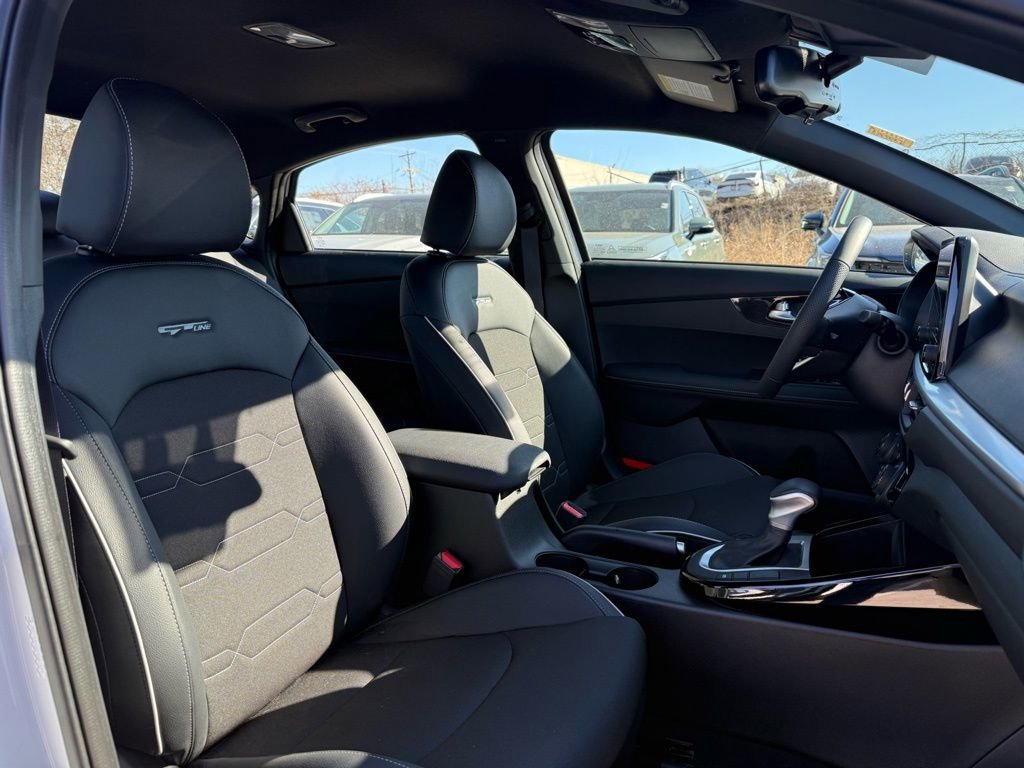 Certified 2023 Kia Forte GT-Line image 22