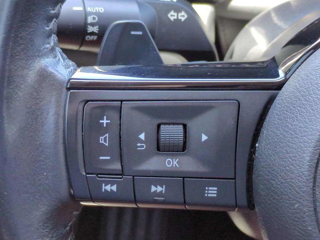 Used 2022 Nissan Pathfinder SV AWD/4WD image 13