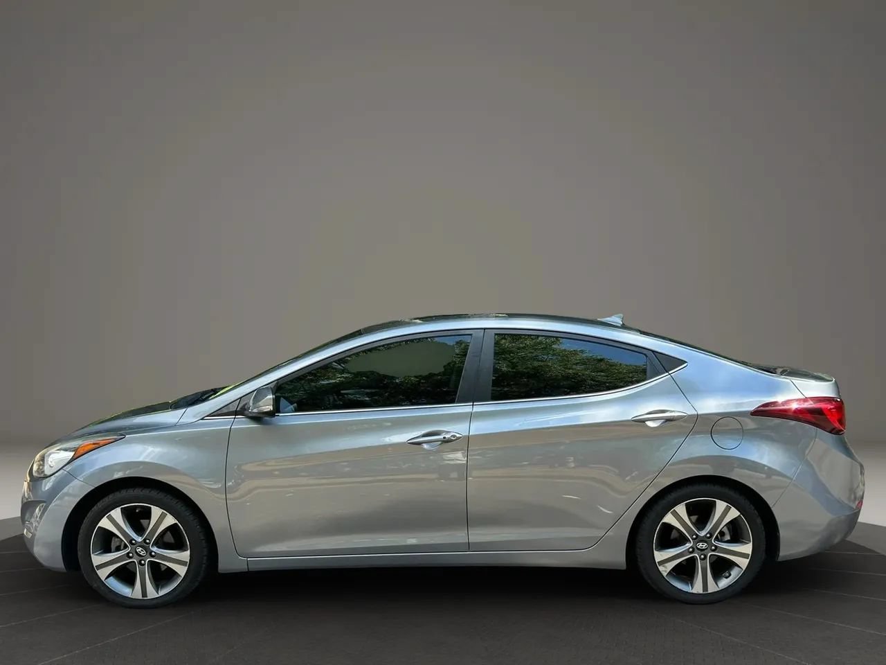Used 2014 Hyundai Elantra Sport FWD image 5
