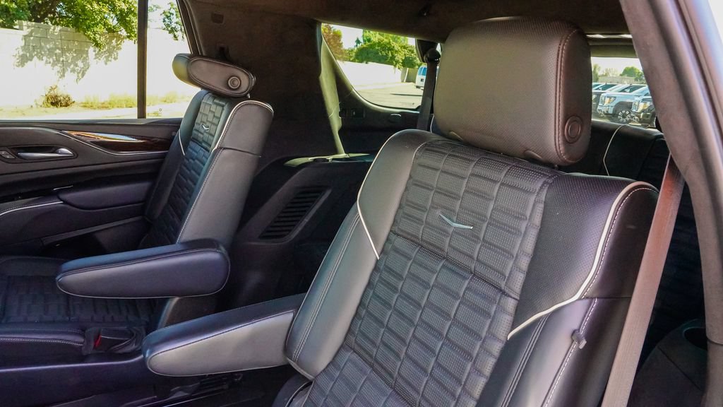 Used 2021 Cadillac Escalade Sport Platinum AWD/4WD image 11