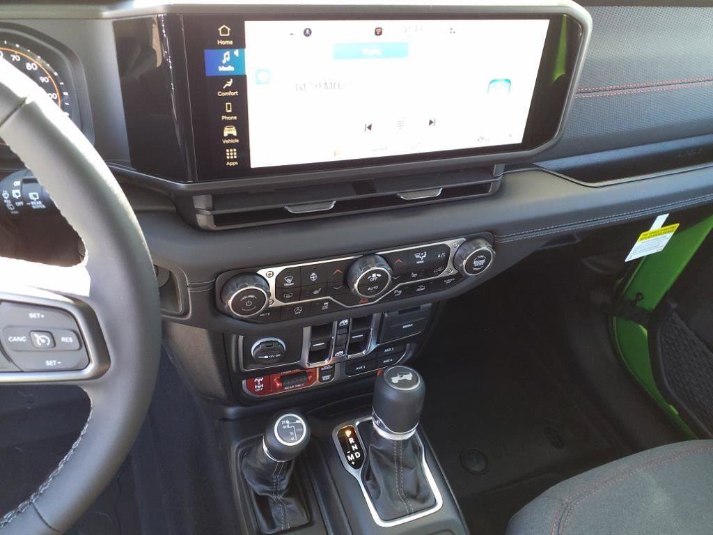 New 2025 Jeep Wrangler Unlimited Rubicon image 16