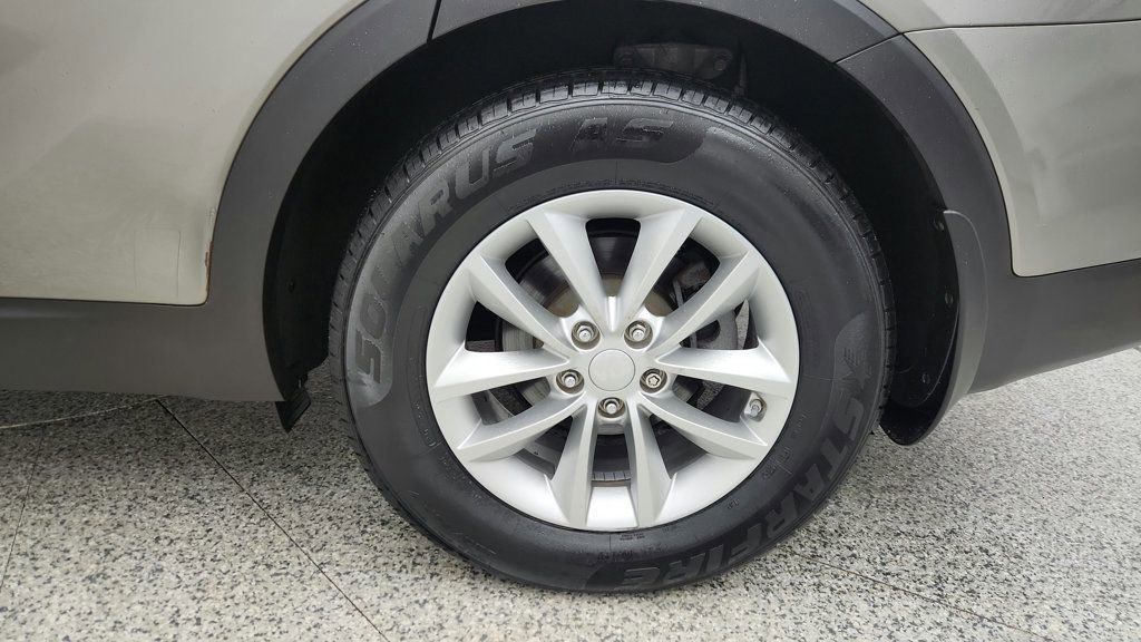 Used 2017 Kia Sorento FWD w/ LX Convenience Package image 28