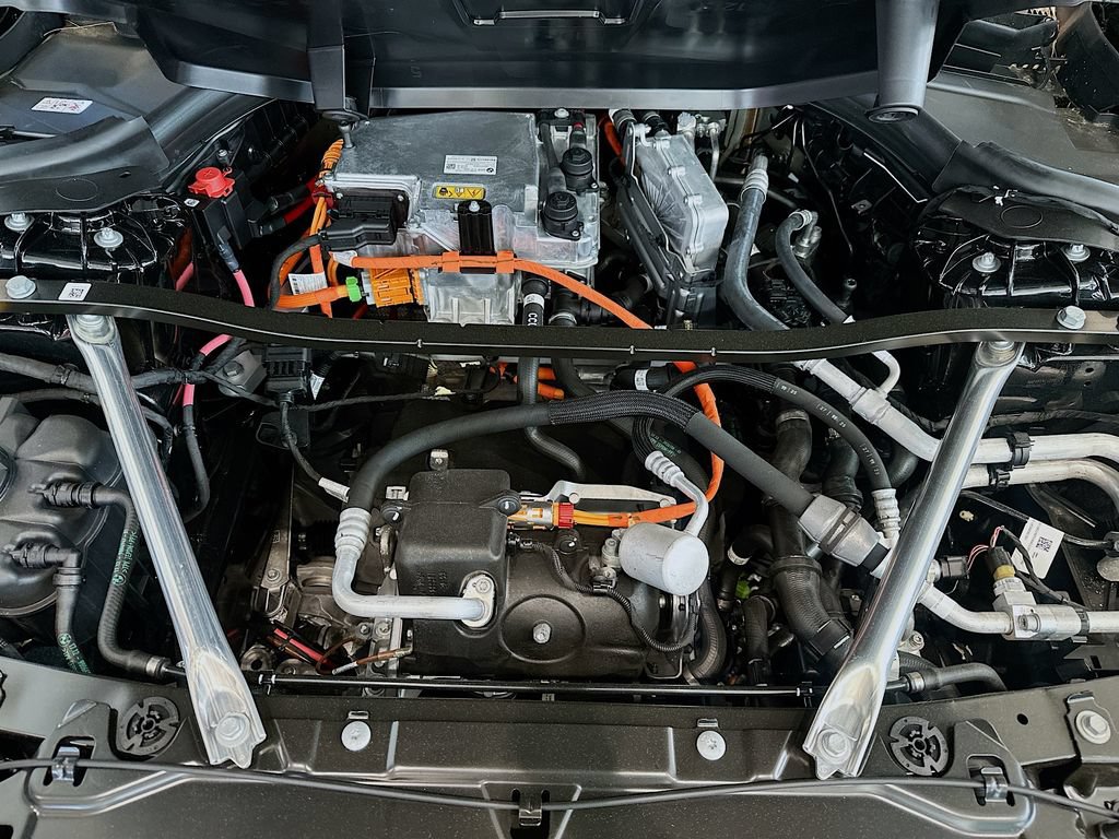New 2026 BMW i7 M70 AWD/4WD image 30