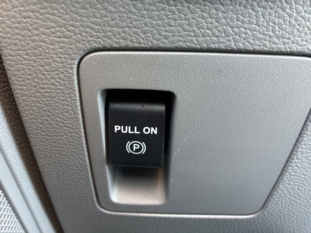 Used 2015 Ford F150 XLT image 18