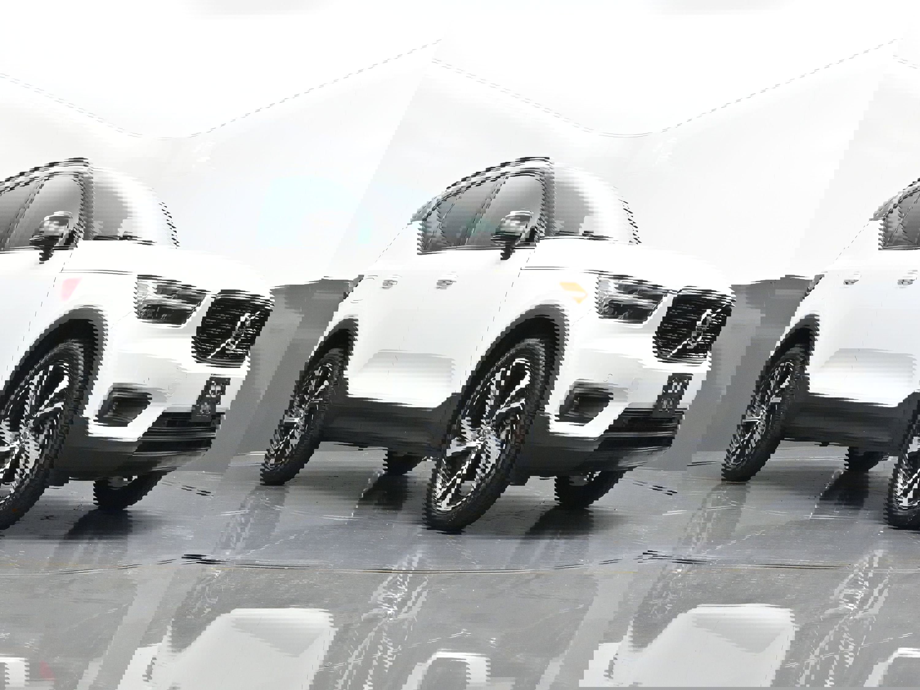 Used 2022 Volvo XC40 T5 R-Design image 33