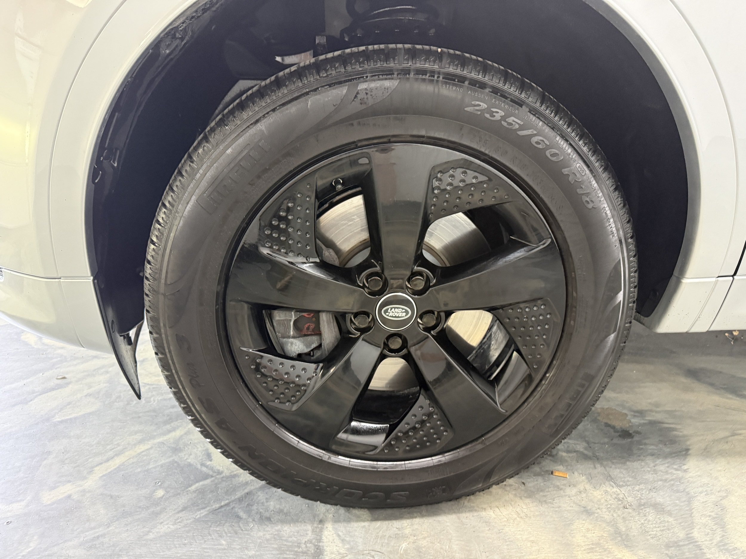 Used 2020 Land Rover Discovery Sport SE R-Dynamic AWD/4WD image 30