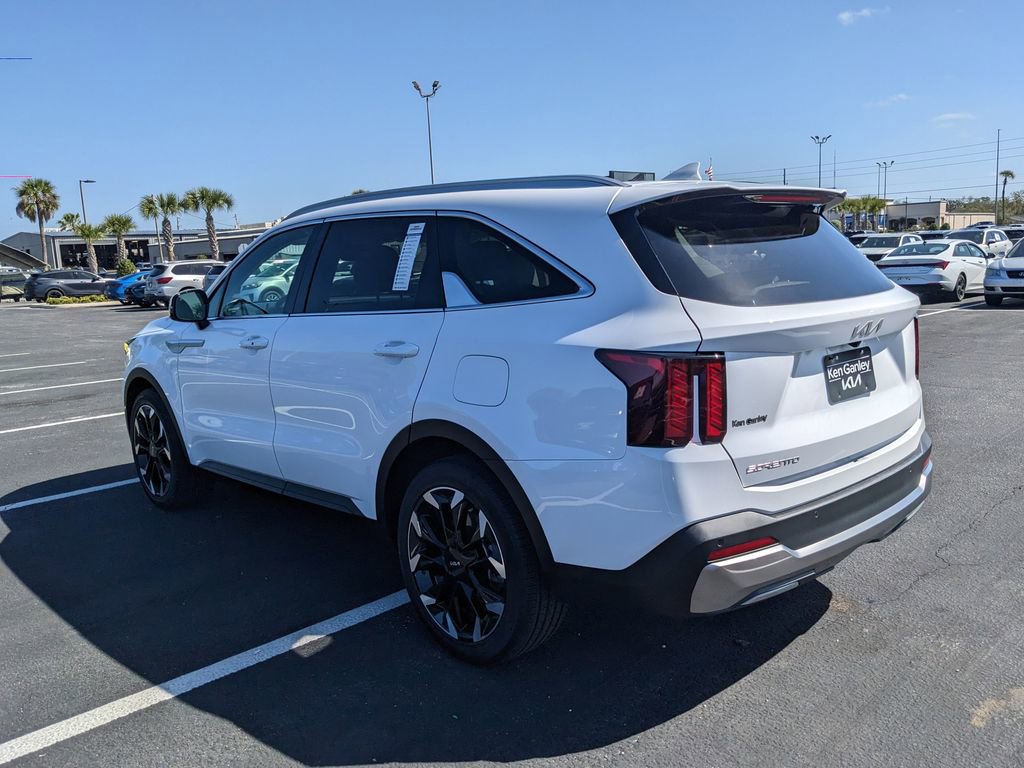 Certified 2024 Kia Sorento EX w/ Panoramic Sunroof Package image 6