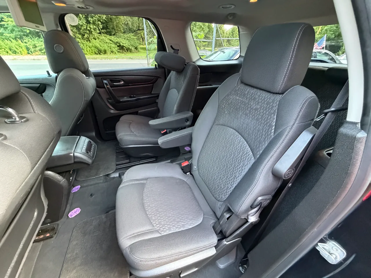 Used 2013 GMC Acadia SLE FWD image 29