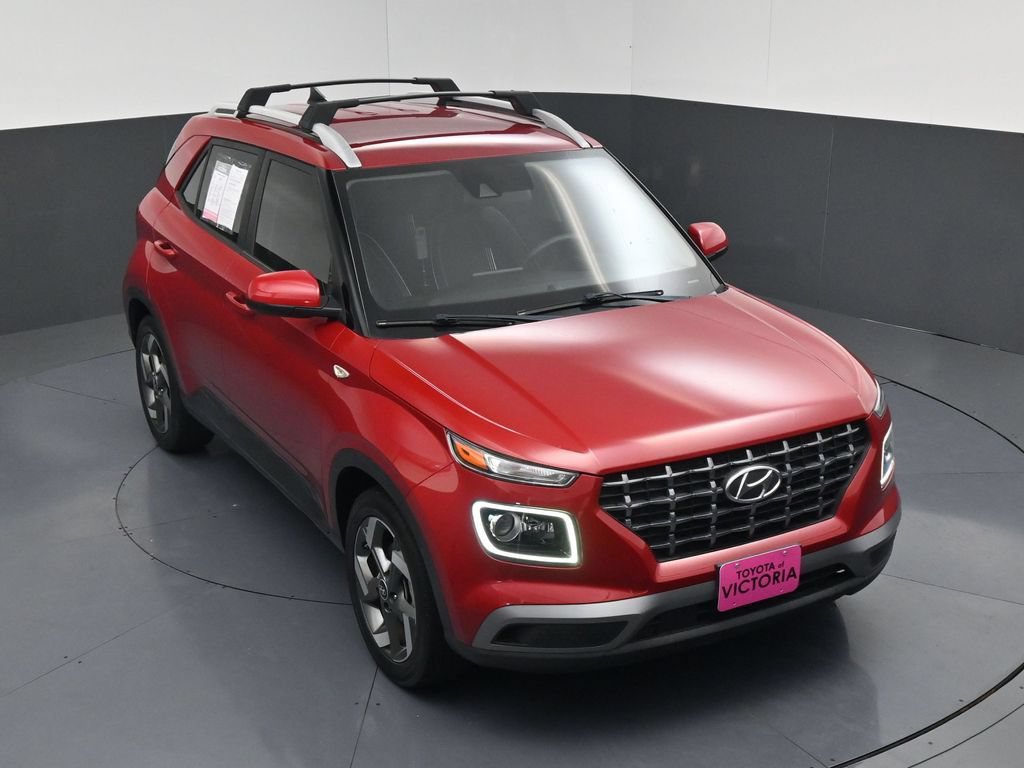 Used 2022 Hyundai Venue Limited FWD image 17