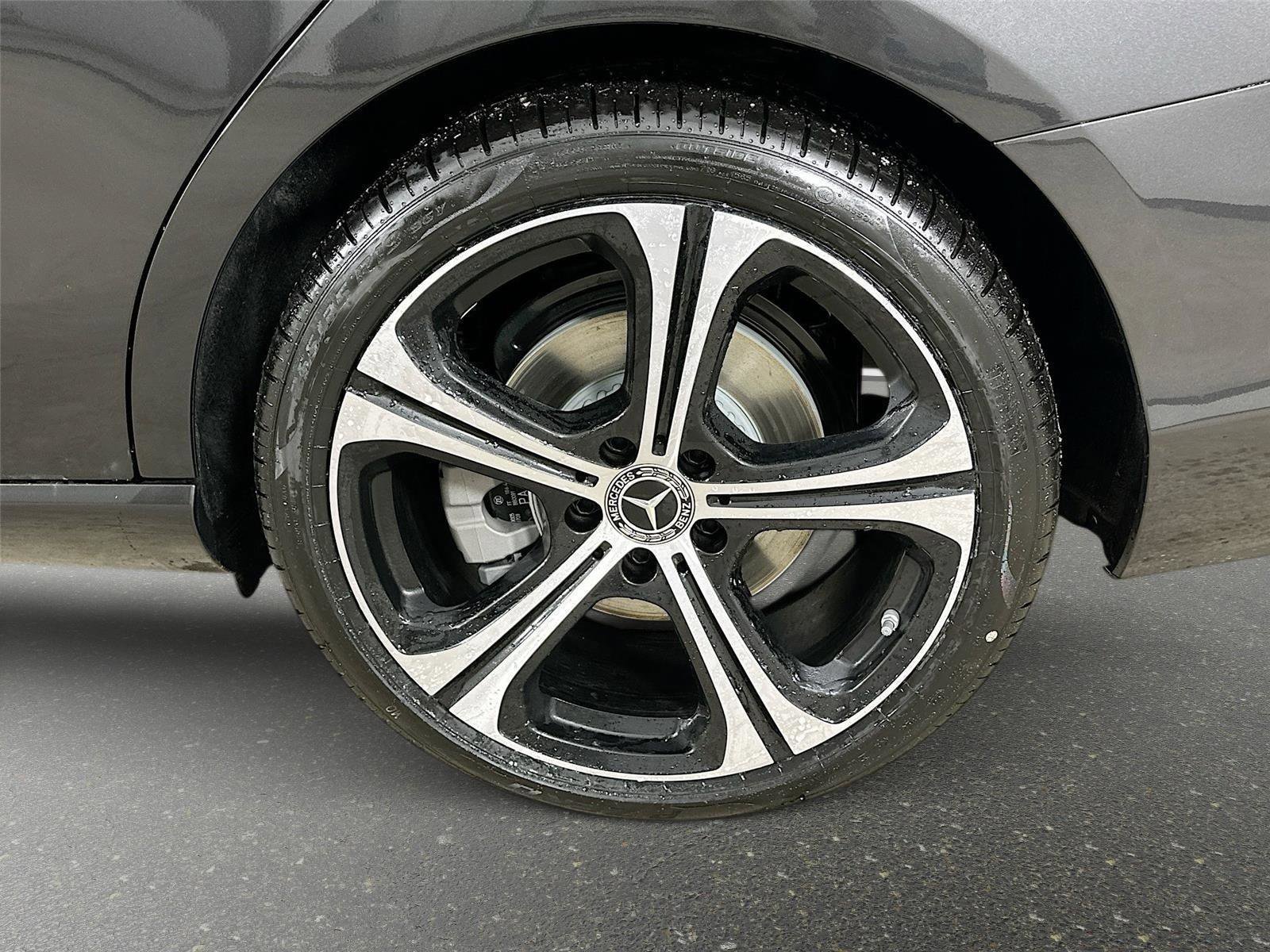 Certified 2025 Mercedes-Benz C 300 4MATIC Sedan image 40