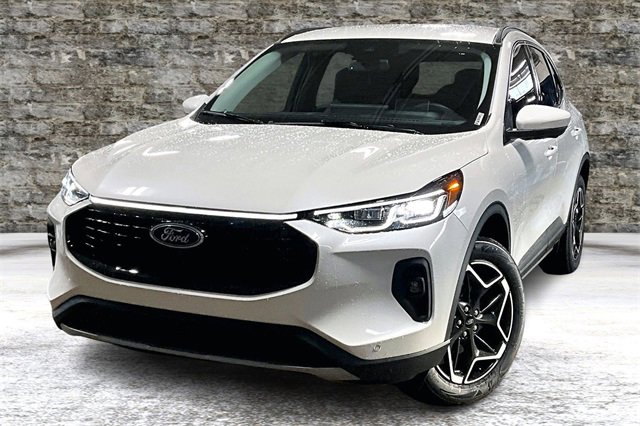 New 2026 Ford Escape Platinum w/ Premium Technology Package image 2