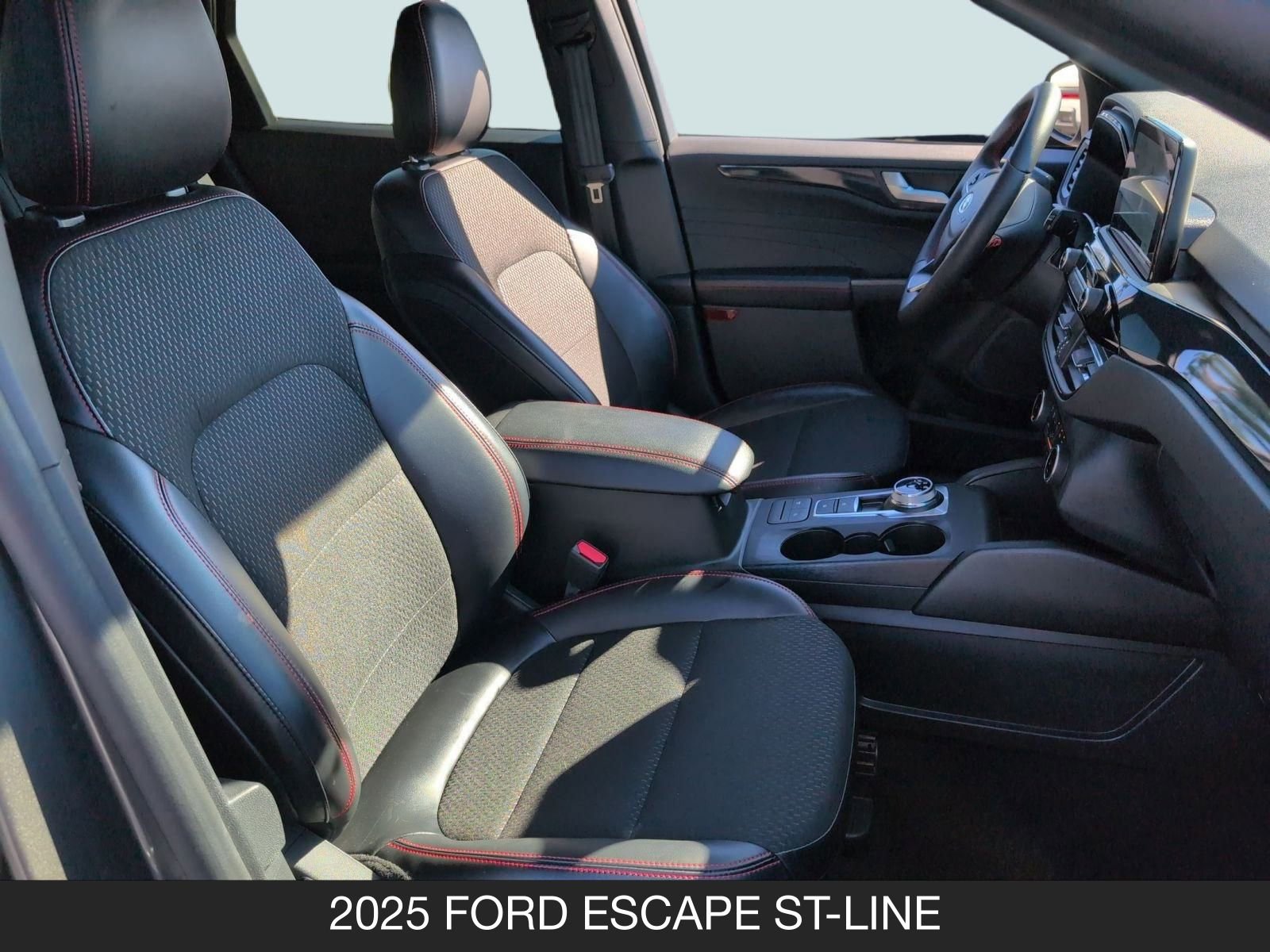 Used 2025 Ford Escape ST-Line image 15