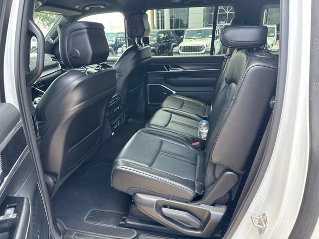 Certified 2024 Jeep Wagoneer L Series II RWD image 10