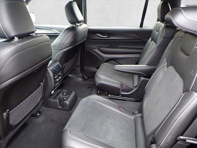 New 2025 Jeep Grand Cherokee L Laredo AWD/4WD image 9