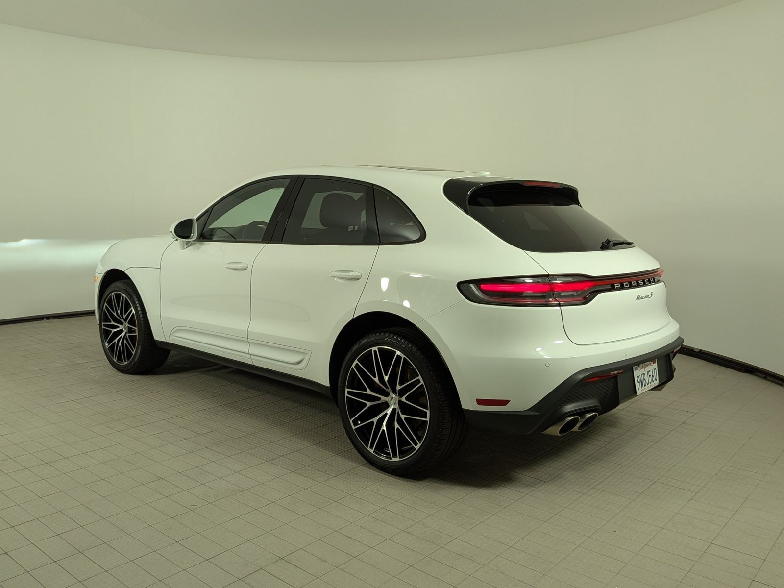 Certified 2025 Porsche Macan S AWD/4WD video 3
