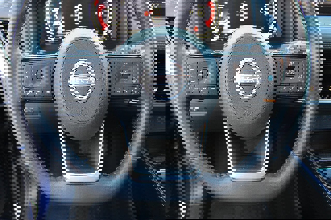 Used 2024 Nissan Rogue Platinum image 12