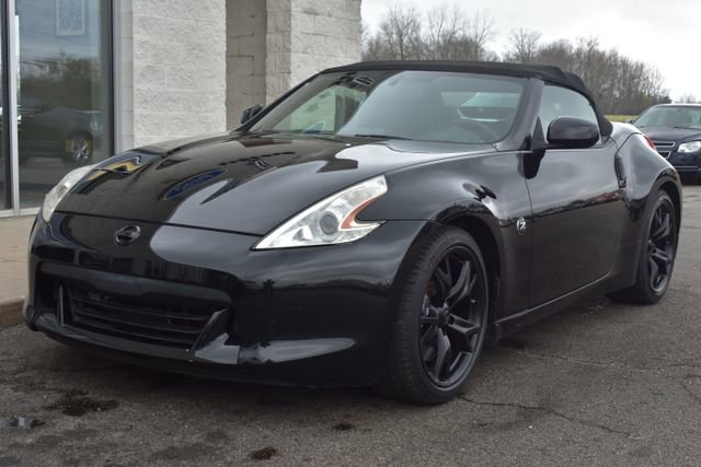Used 2010 Nissan 370Z Touring w/ Sport Pkg RWD image 13