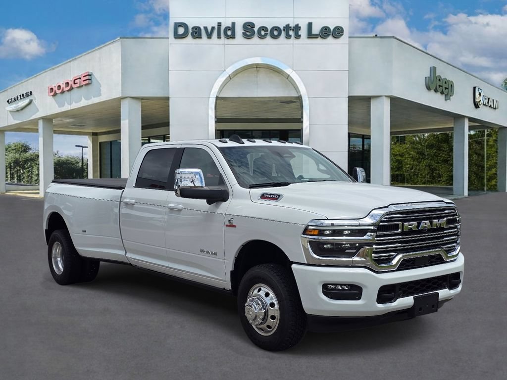 Used 2025 RAM 3500 Laramie AWD/4WD image 4