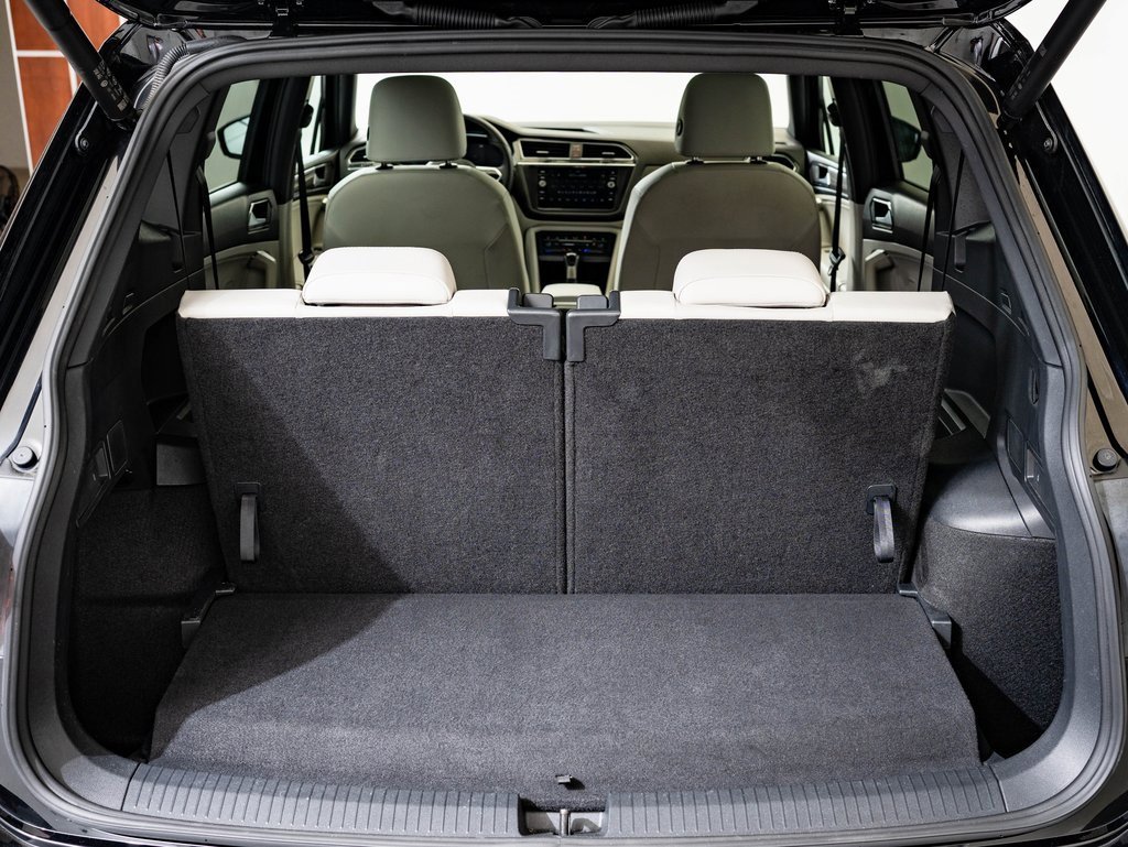 Used 2024 Volkswagen Tiguan SE R-Line image 18