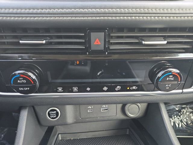Used 2022 Nissan Rogue SV FWD image 4