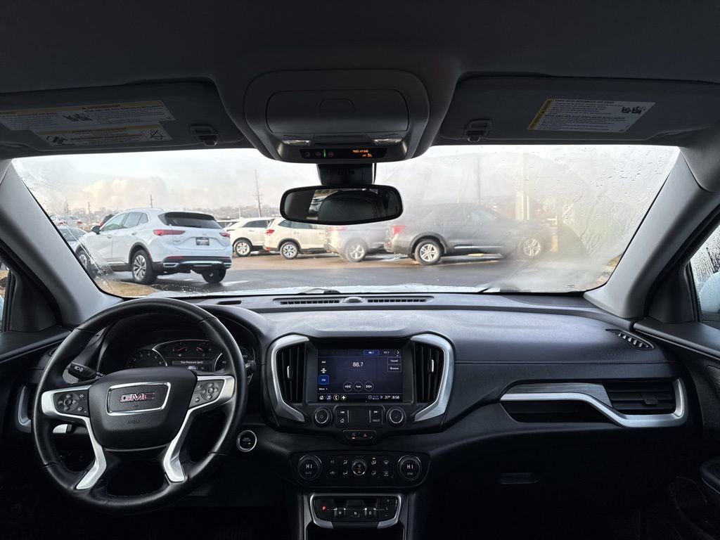 Used 2024 GMC Terrain SLT image 22