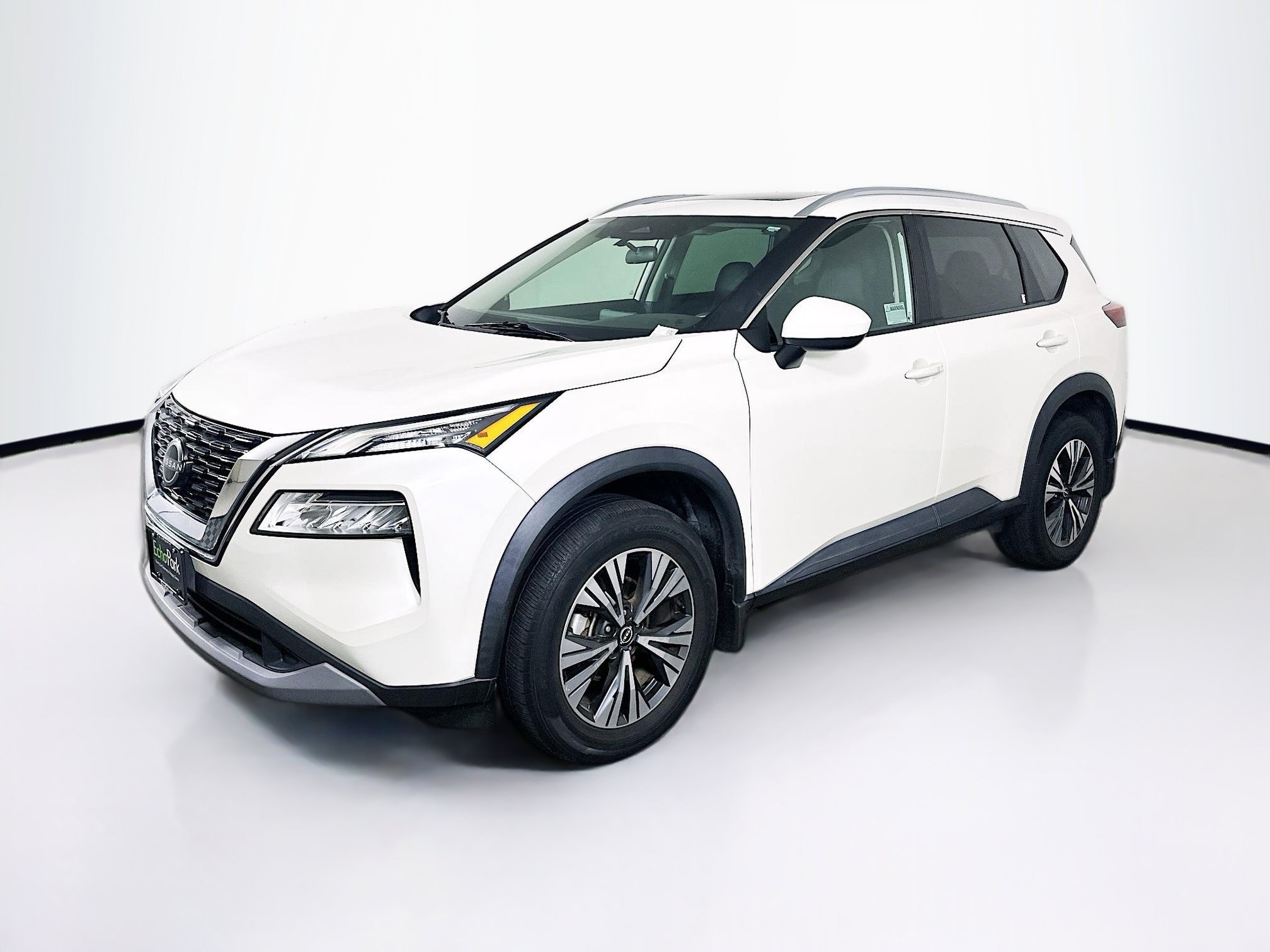Used 2023 Nissan Rogue SV w/ SV Premium B Package FWD image 3