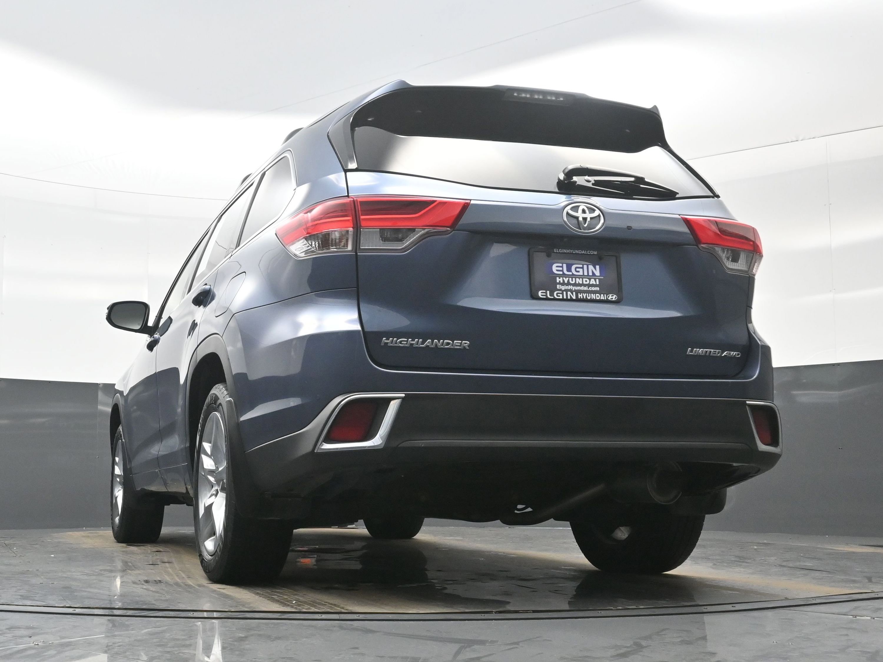 Used 2017 Toyota Highlander Limited image 32