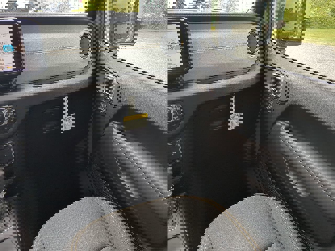 New 2025 Jeep Gladiator Sport image 15