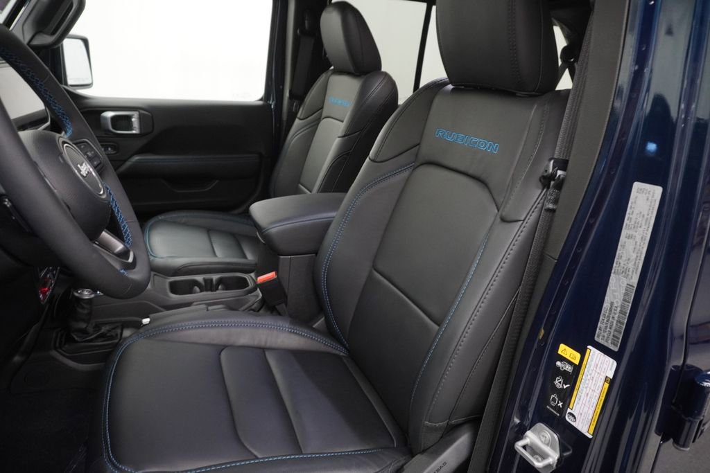Used 2025 Jeep Wrangler Unlimited Rubicon 4xe AWD/4WD image 17
