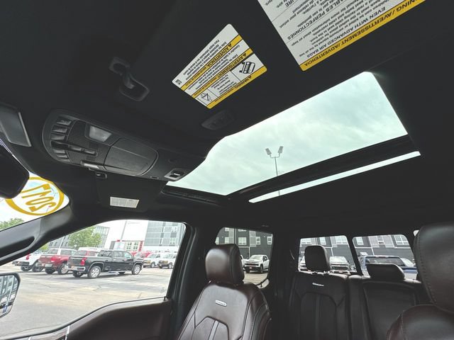 Used 2017 Ford F150 Platinum w/ Equipment Group 701A Luxury AWD/4WD image 19