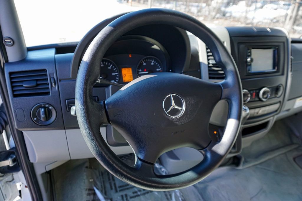 Used 2015 Mercedes-Benz Sprinter 2500 image 73