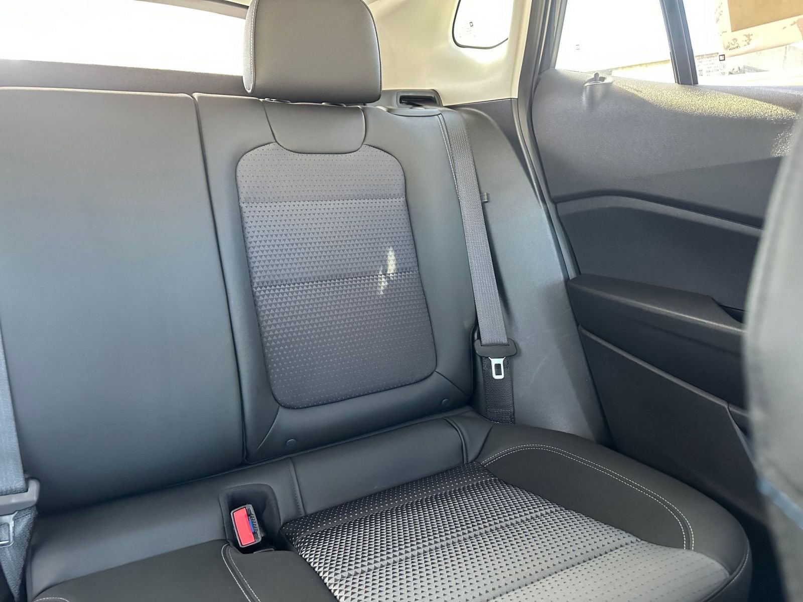 Used 2025 Chevrolet Trax LT image 36