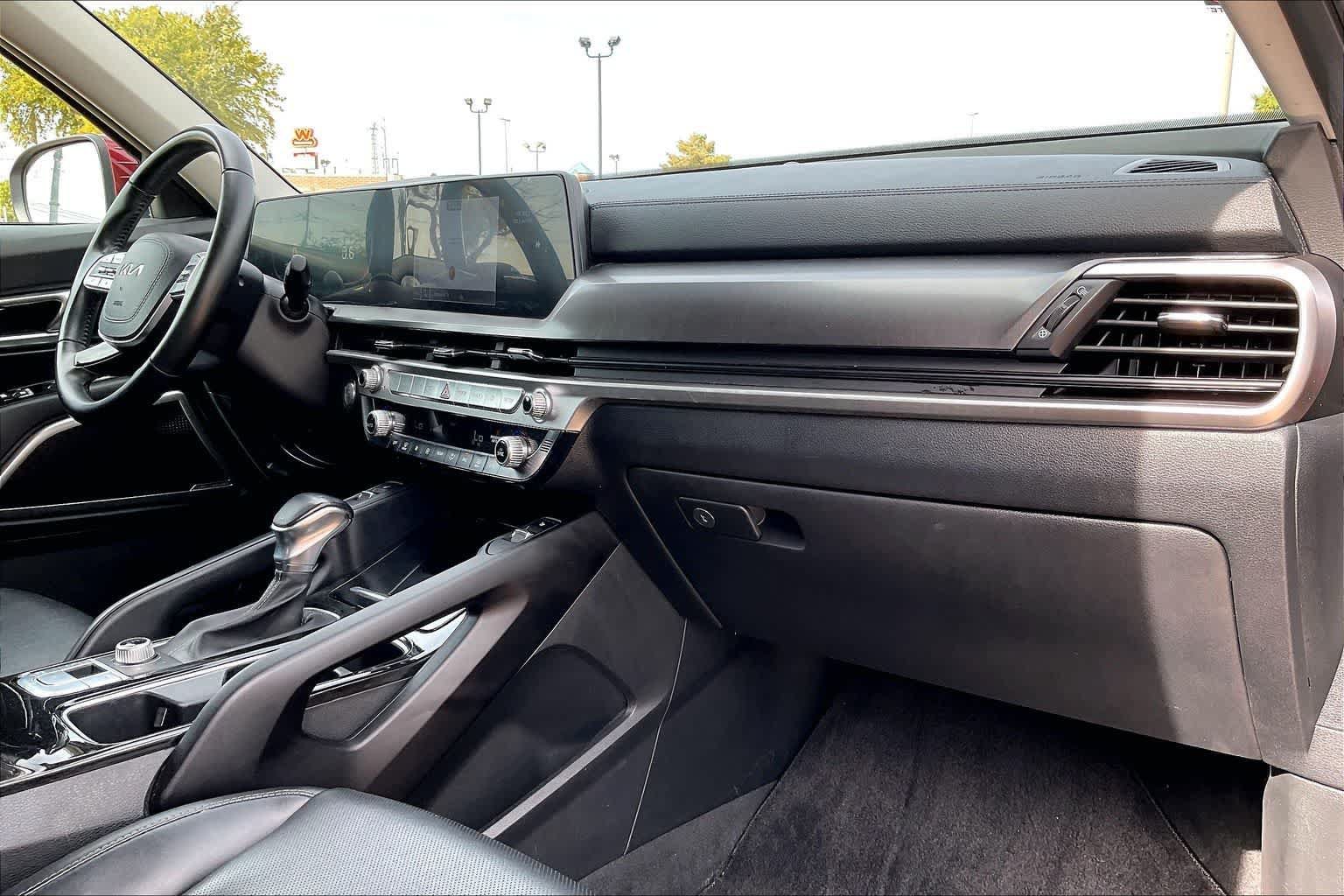 Certified 2023 Kia Telluride S w/ S Sunroof Package AWD/4WD image 22
