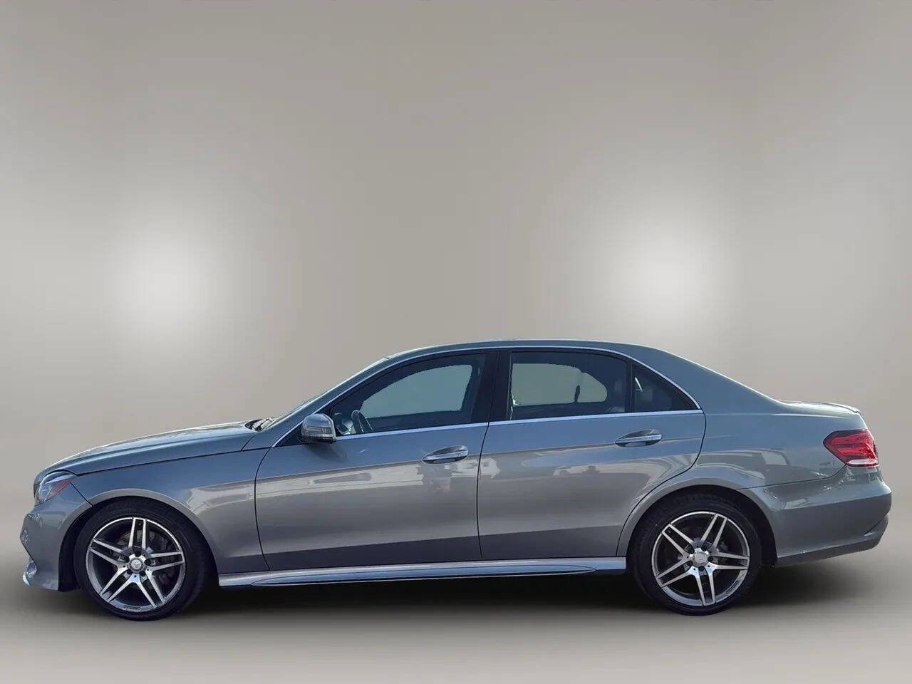 Used 2014 Mercedes-Benz E 350 4MATIC Sedan image 4