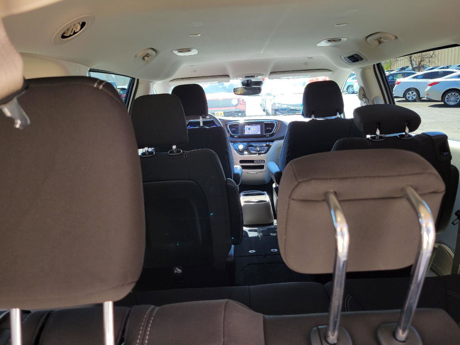 Used 2024 Chrysler Voyager LX image 29