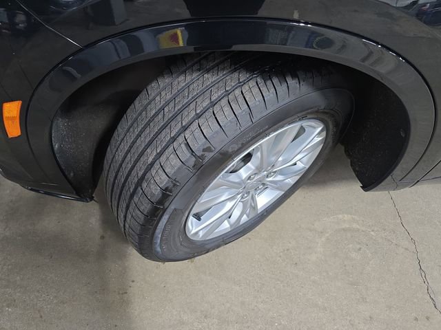 Used 2025 Cadillac XT6 Luxury image 36