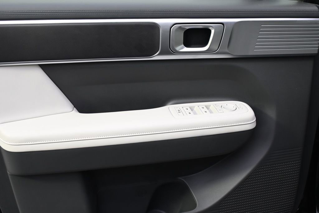 Used 2025 Hyundai Santa Fe SEL image 23