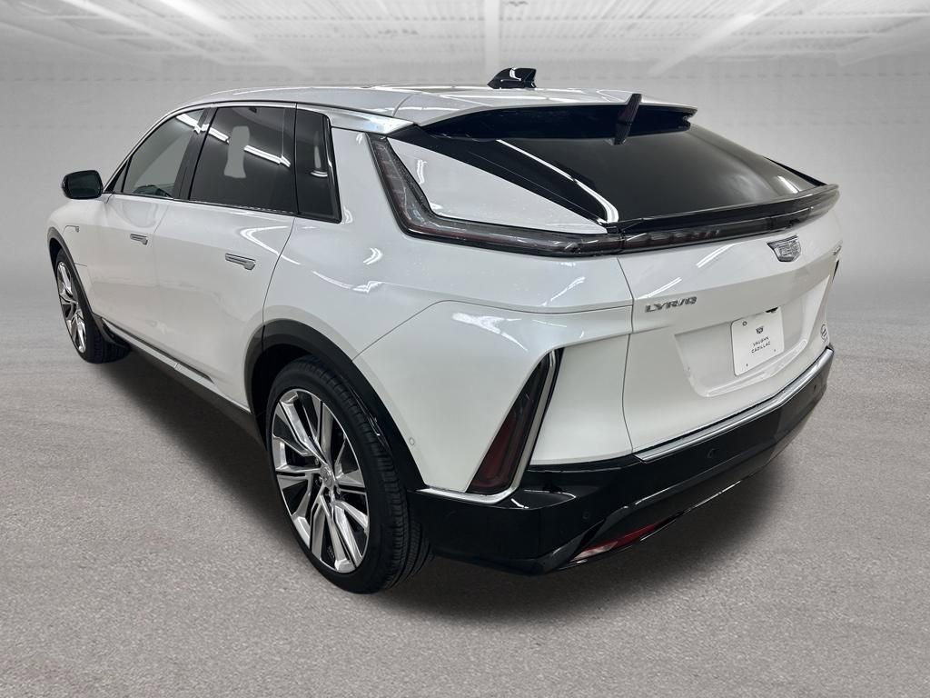Certified 2025 Cadillac Lyriq Luxury w/ LPO, Floor Liner Package AWD/4WD image 7