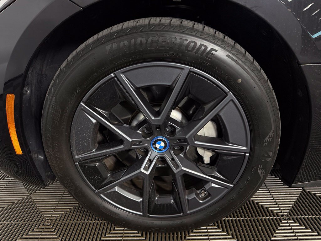 Used 2023 BMW i4 eDrive40 w/ Premium Package RWD image 11