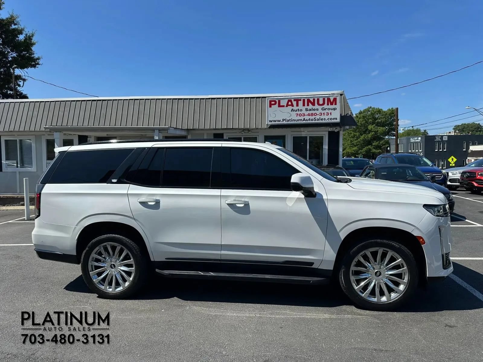 Used 2023 Cadillac Escalade Premium Luxury w/ Performance Package AWD/4WD image 2
